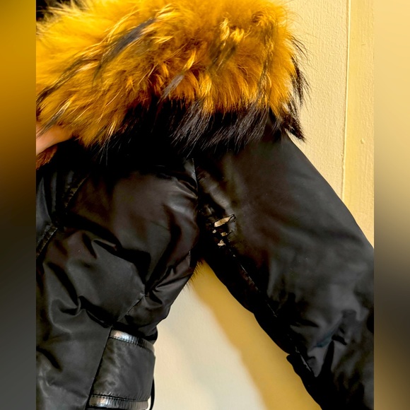 TRISH Powder Touch down coat with natural fur signature Mackage Collar - Picture 12 of 16